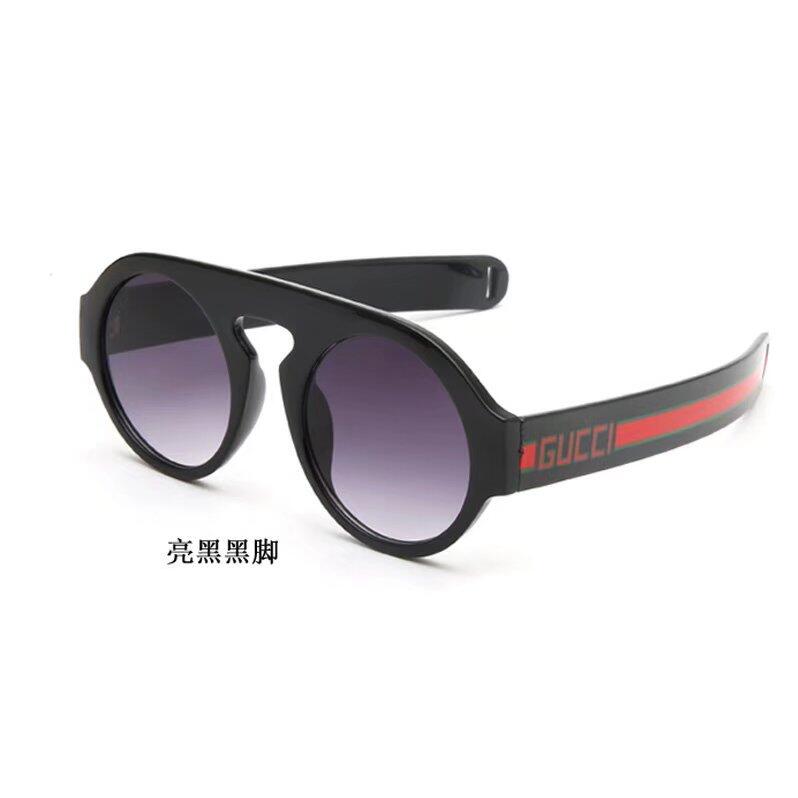 Summer Sunglasses Man Woman Unisex Fashion Glasses Retro Small Frame Design UV400 4 Color Optional 2253
Summer Sunglasses Man Woman Unisex Fashion Glasses Retro Small Frame Design UV400 4 Color Optional 2253
