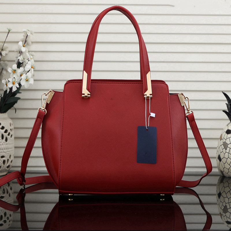 Designers Womens Shoulder Bags Luxurys Designers Large-Capacity Presbyopia Large Printing Shopping Handbags Fashion Leather totes
Designers Womens Shoulder Bags Luxurys Designers Large-Capacity Presbyopia Large Printing Shopping Handbags Fashion Leather totes