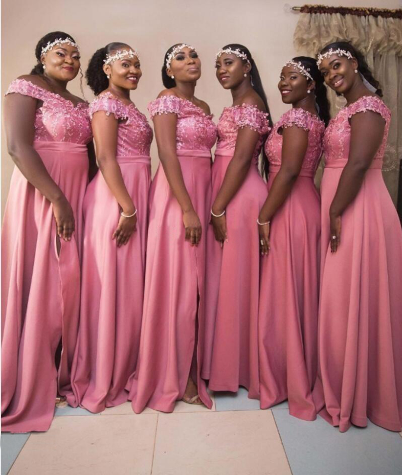 2021 Dark Pink Bridesmaid Dresses Off Shoulder Side Split Lace Floor Length Plus Size Garden Wedding Guest Party Gowns Maid of Honor Dress