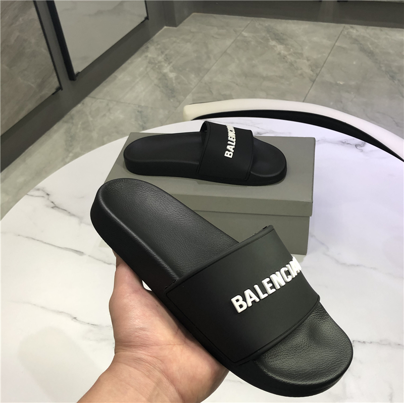 2021 High Qualiy Mens Womens Shoes Slide Summer Fashion Wide Flat Slipper Sandals Flip Flop With Box Size 36-46, Colour-9
2021 High Qualiy Mens Womens Shoes Slide Summer Fashion Wide Flat Slipper Sandals Flip Flop With Box Size 36-46, Colour-9