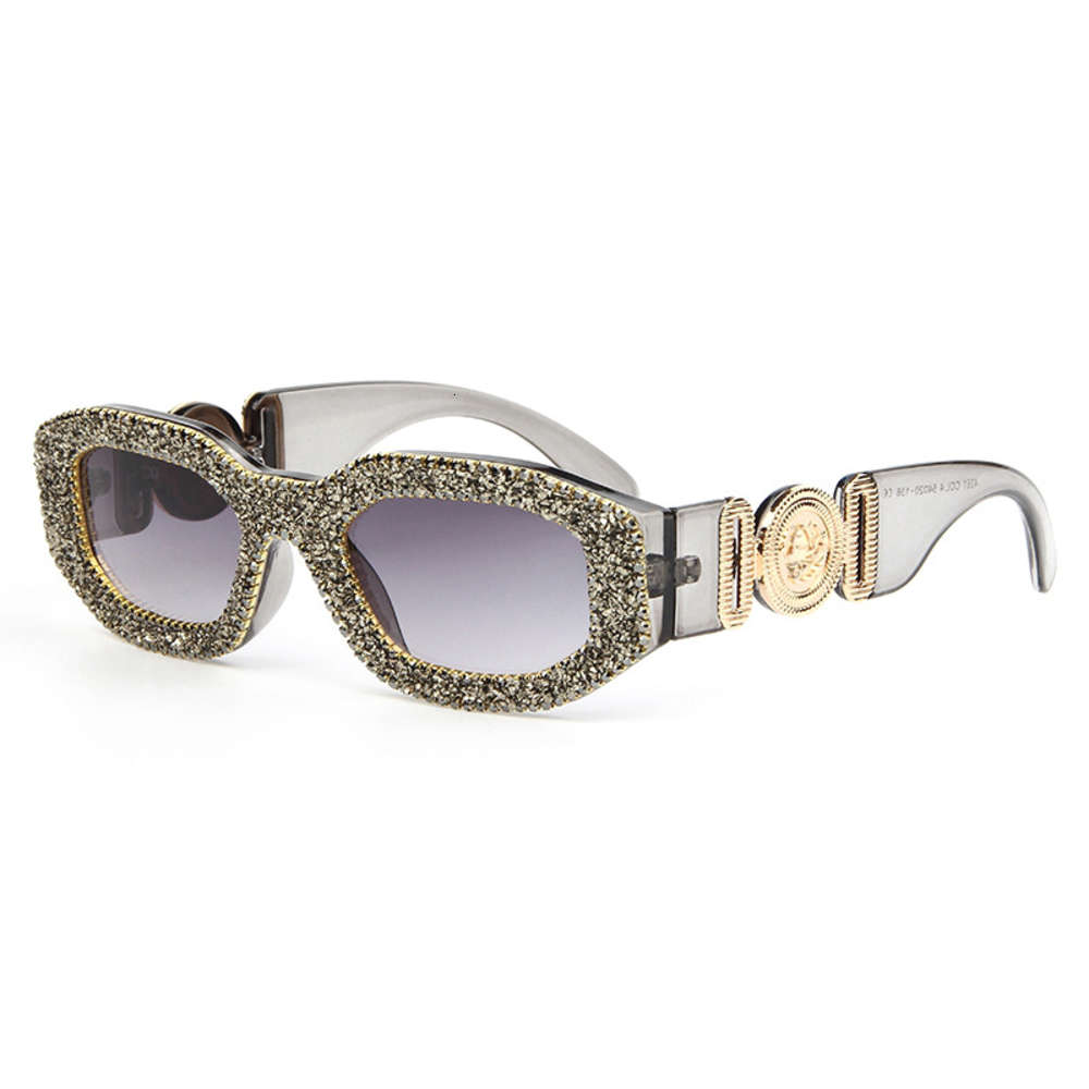 genda brand digner fashion european style luxury diamond rhintone square women men sun glass shad sunglass 2021, White;black
genda brand digner fashion european style luxury diamond rhintone square women men sun glass shad sunglass 2021, White;black