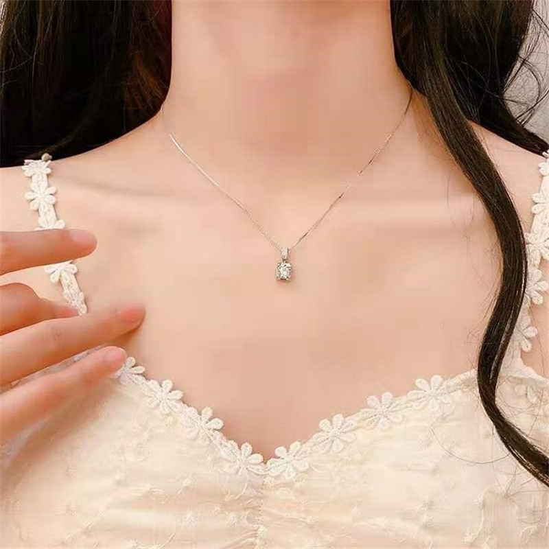Top Sell Luxury Jewelry Solitaire Real 925 Sterling Silver Party Round Cut White Topaz Bull head pendant CZ Diamond Party Women Wedding Clavicle Neckl