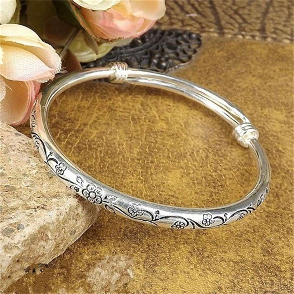 Hand catenary Fengzang Miao solid fine style used carved bracelet silver jewelry, Golden;silver
Hand catenary Fengzang Miao solid fine style used carved bracelet silver jewelry, Golden;silver