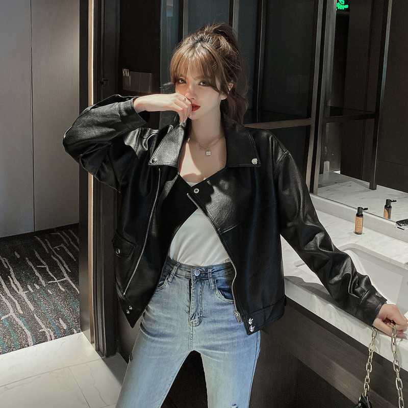 Loose Design Moto Biker Zipper Jacket Women Outerwear Korean Short Long Sleeve PU Coat Spring Business Streetwear Chic Tops 210604, Pink leather jacket
Loose Design Moto Biker Zipper Jacket Women Outerwear Korean Short Long Sleeve PU Coat Spring Business Streetwear Chic Tops 210604, Pink leather jacket