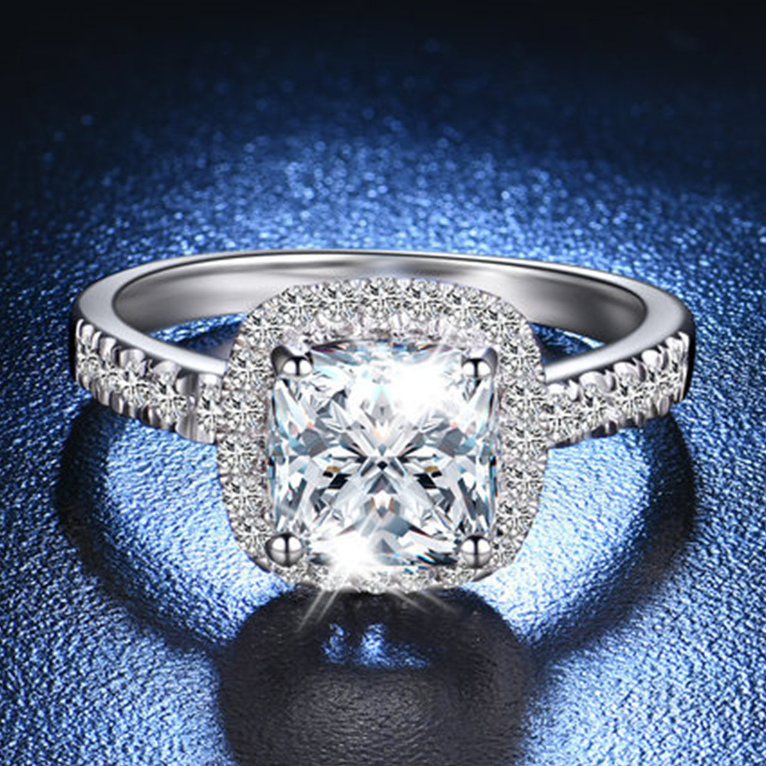 D Color VVS1 2CT Cushion Engagement Rings for Women Sterling Silver NSCD Simulate Diamond Ring Anniversary Gift 18K White Gold Plated
D Color VVS1 2CT Cushion Engagement Rings for Women Sterling Silver NSCD Simulate Diamond Ring Anniversary Gift 18K White Gold Plated
