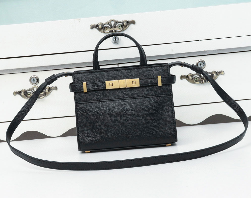 High quality leather hand-held small square bag Custom Lock foreign style niche messenger bag, Black
High quality leather hand-held small square bag Custom Lock foreign style niche messenger bag, Black