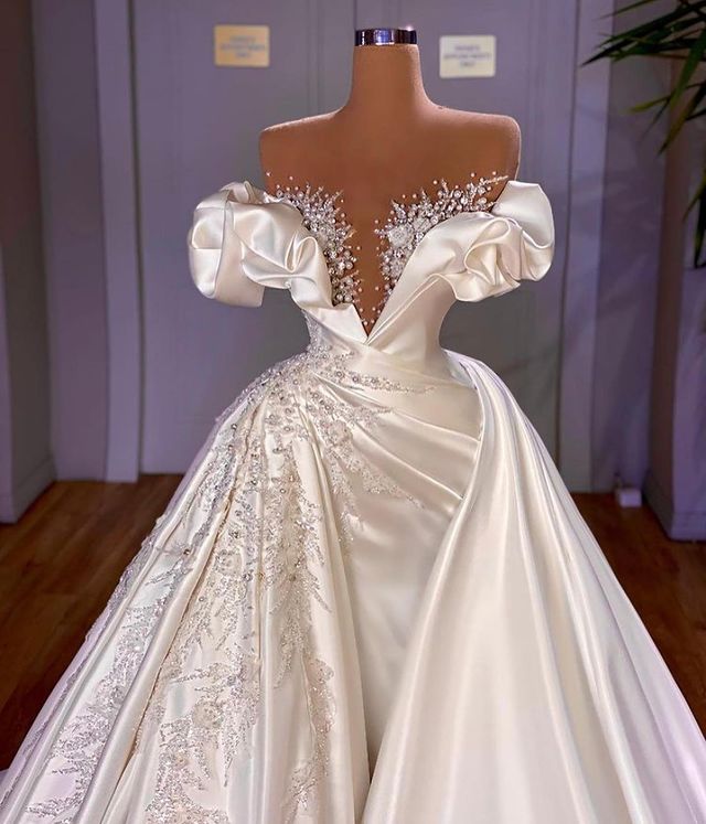 Princess Puffy Skirt Church Wedding Dresses with Overskirt Sheer O neck Stain Beaded Embroidery Luxury Bridal Gown Robe de mariee