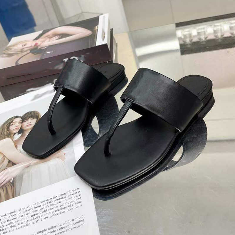 Designer Flip Flops Woman Sandals Leather Slides Mules Shoes Classic Square Head Girls Printed Sandal Summer Beach Casual Slipper
Designer Flip Flops Woman Sandals Leather Slides Mules Shoes Classic Square Head Girls Printed Sandal Summer Beach Casual Slipper