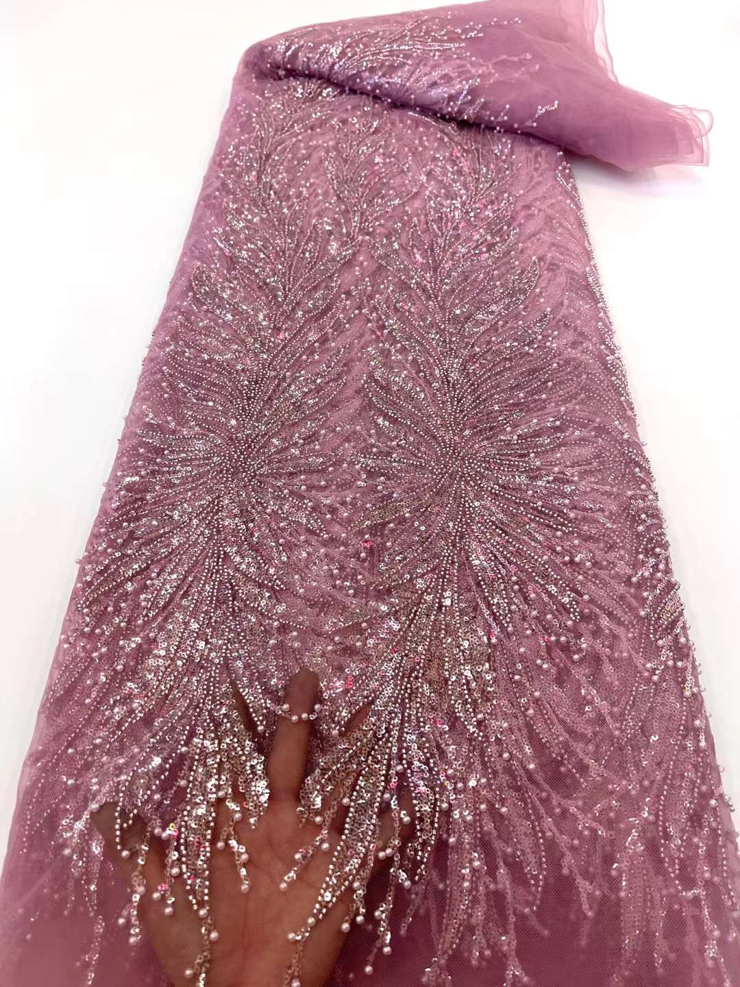 Luxurious Heavy Beaded Crystal Lace Fabric Handmade Beads Embroidery Sequins African Laces Material For Wedding Dresses
Luxurious Heavy Beaded Crystal Lace Fabric Handmade Beads Embroidery Sequins African Laces Material For Wedding Dresses