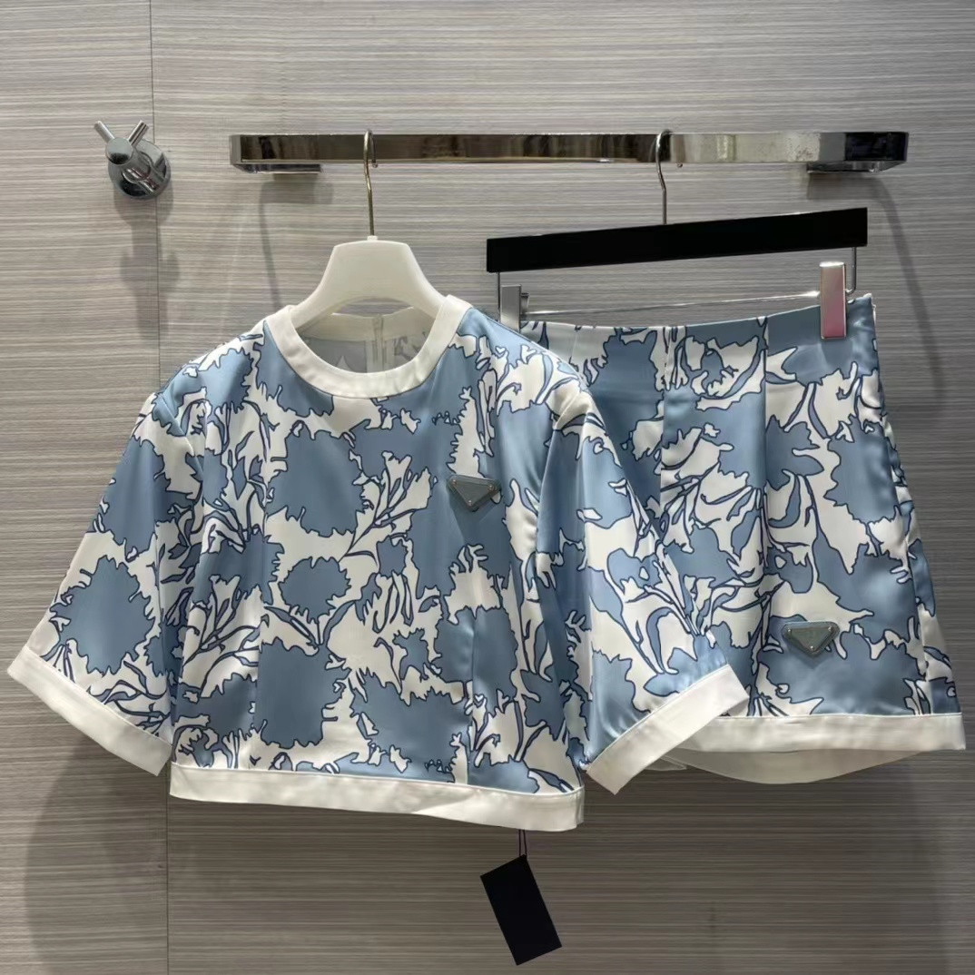 Women's Two Piece Pants 2022 Summer Autumn O Neck Print Tops And Shorts Brand Same Style 2 Pieces Sets Women's 0529-30, Blue
Women's Two Piece Pants 2022 Summer Autumn O Neck Print Tops And Shorts Brand Same Style 2 Pieces Sets Women's 0529-30, Blue
