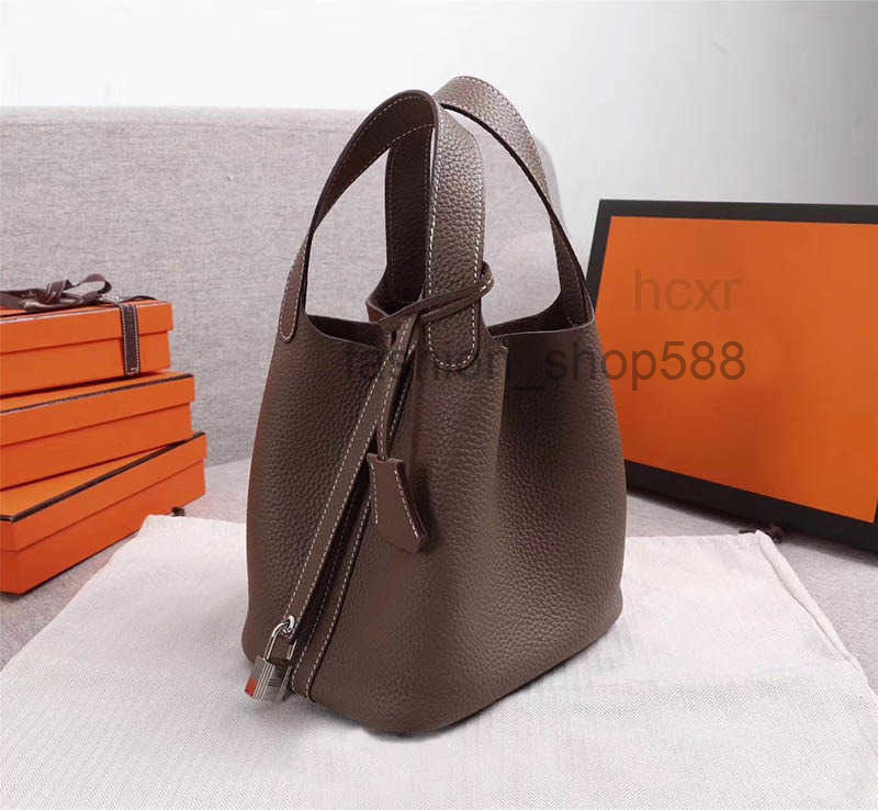 designer large handbags 5a Real leather new shoulder bags bucket bag women shopping bag high quality Cross Body with lock picotin handbag
designer large handbags 5a Real leather new shoulder bags bucket bag women shopping bag high quality Cross Body with lock picotin handbag