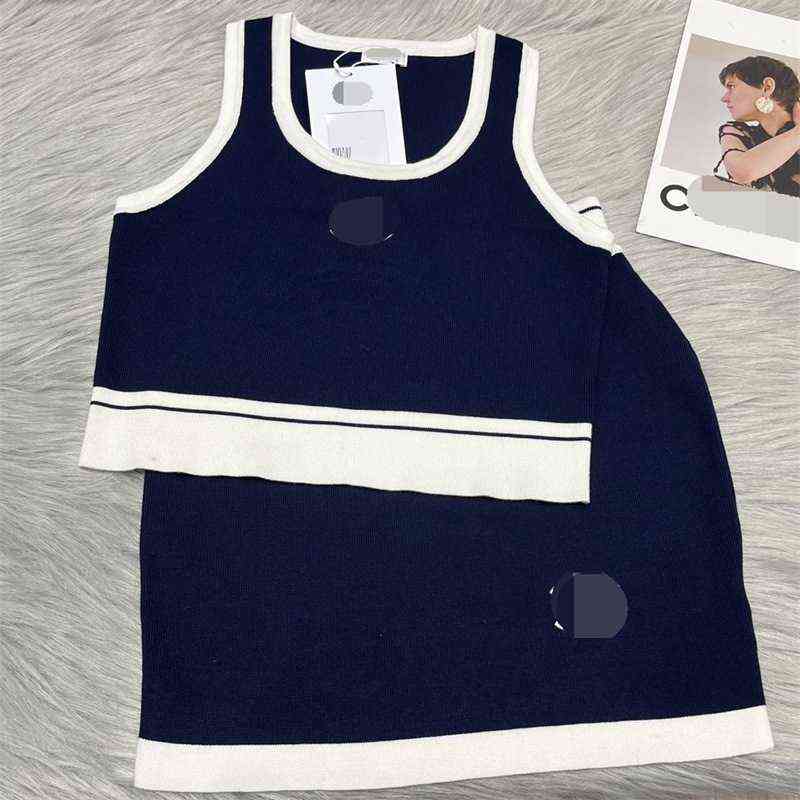 Family C 2022 spring and summer new exotic sweet knitted vest high waist skirt commuter suit female, Navy blue
Family C 2022 spring and summer new exotic sweet knitted vest high waist skirt commuter suit female, Navy blue
