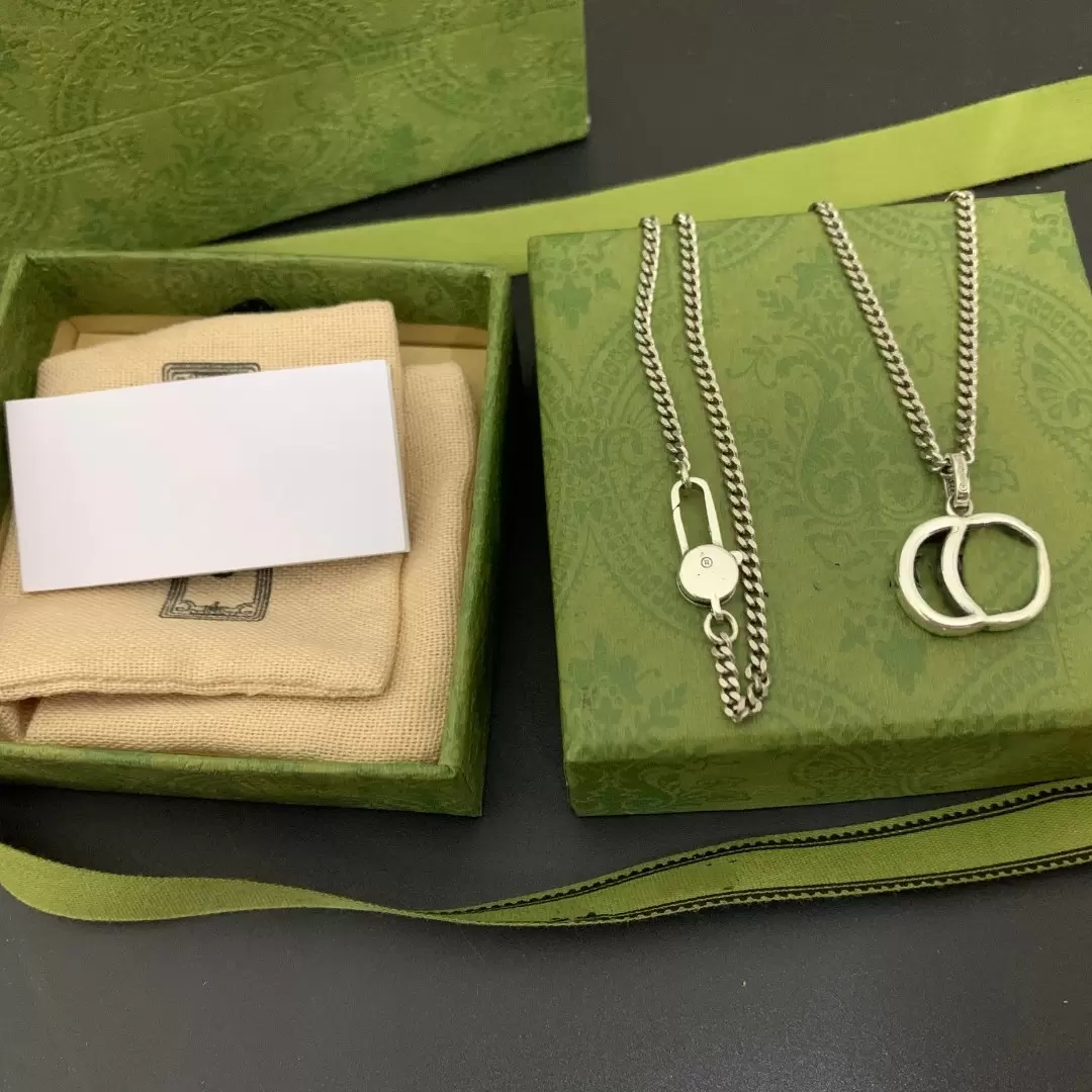 Top Luxury Design Necklace for Men and Women Designer Letter Pendant Necklace Chain Fashion Jewelry Supply
Top Luxury Design Necklace for Men and Women Designer Letter Pendant Necklace Chain Fashion Jewelry Supply