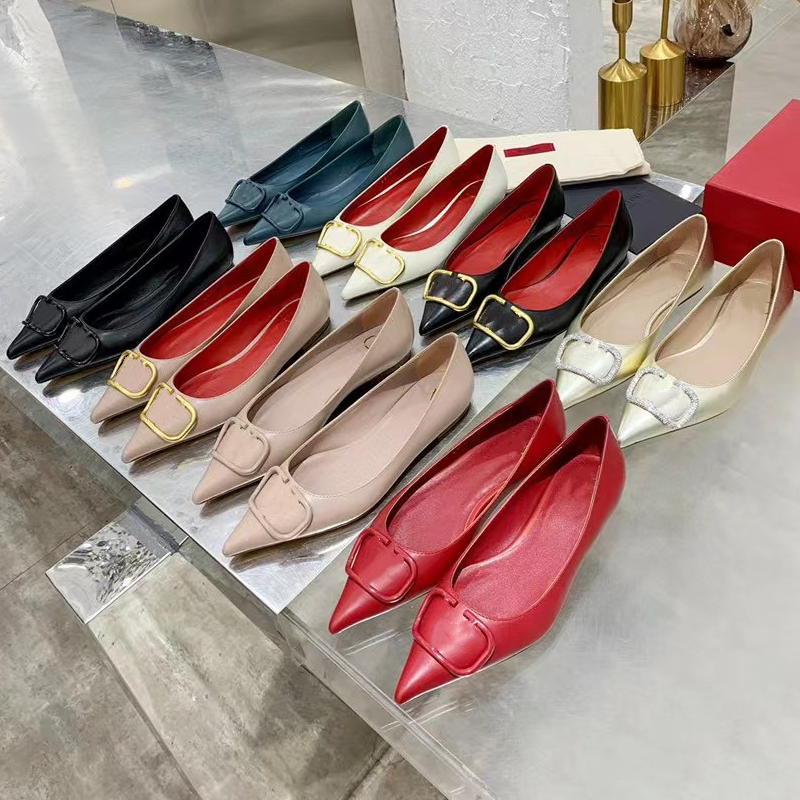 Dress Shoes 2022 V-button Flat Bottom New V Right Logo Pointed Metal Drill Button Leather Shallow Mouth Single Shoes Casual Women's Shoes, 12
Dress Shoes 2022 V-button Flat Bottom New V Right Logo Pointed Metal Drill Button Leather Shallow Mouth Single Shoes Casual Women's Shoes, 12