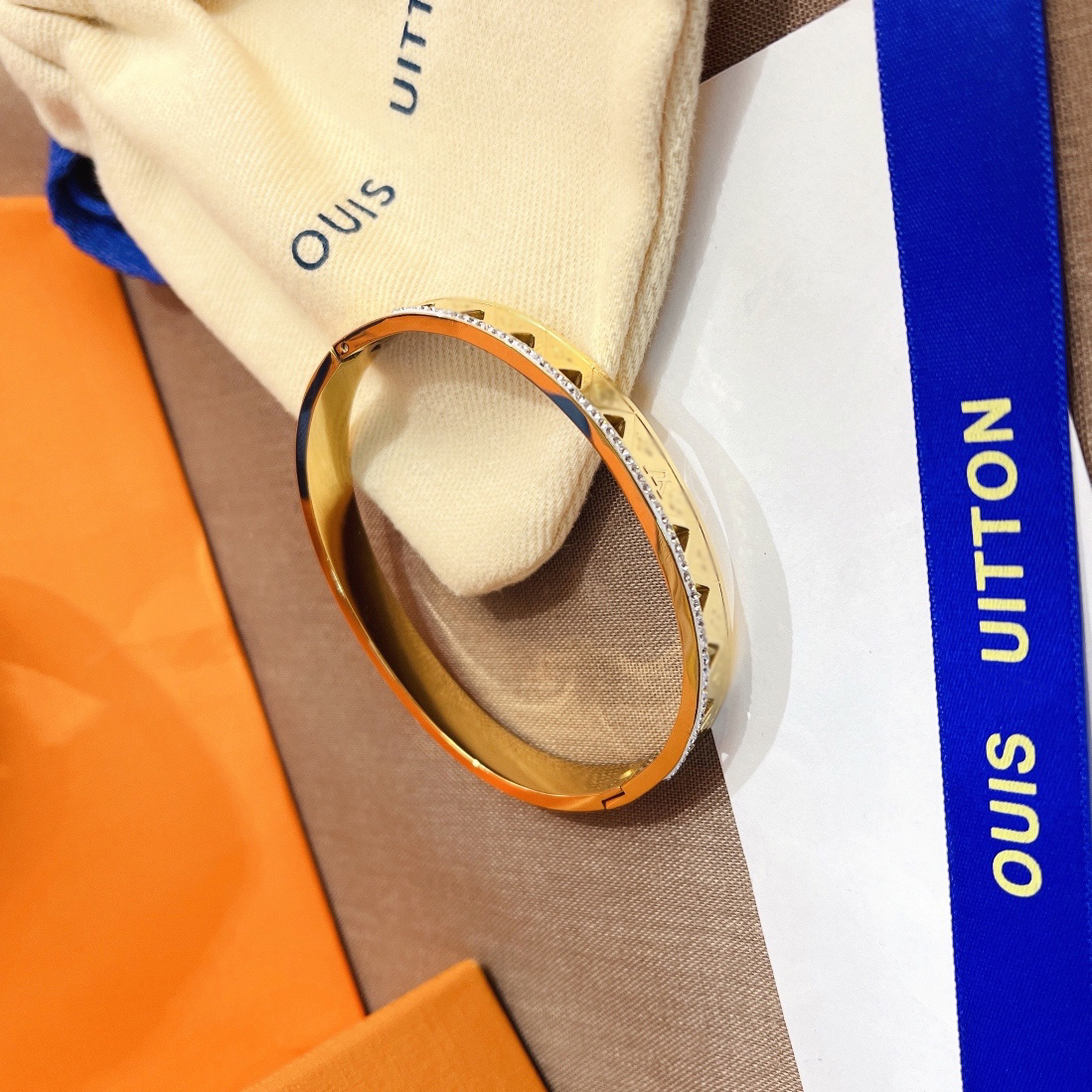 Wholesale Fashion Style Bracelets Women Bangle Luxury Designer Jewelry Crystal 18K Gold Plated Stainless steel Lovers Gift Bangles Mens Bracelet S267
Wholesale Fashion Style Bracelets Women Bangle Luxury Designer Jewelry Crystal 18K Gold Plated Stainless steel Lovers Gift Bangles Mens Bracelet S267