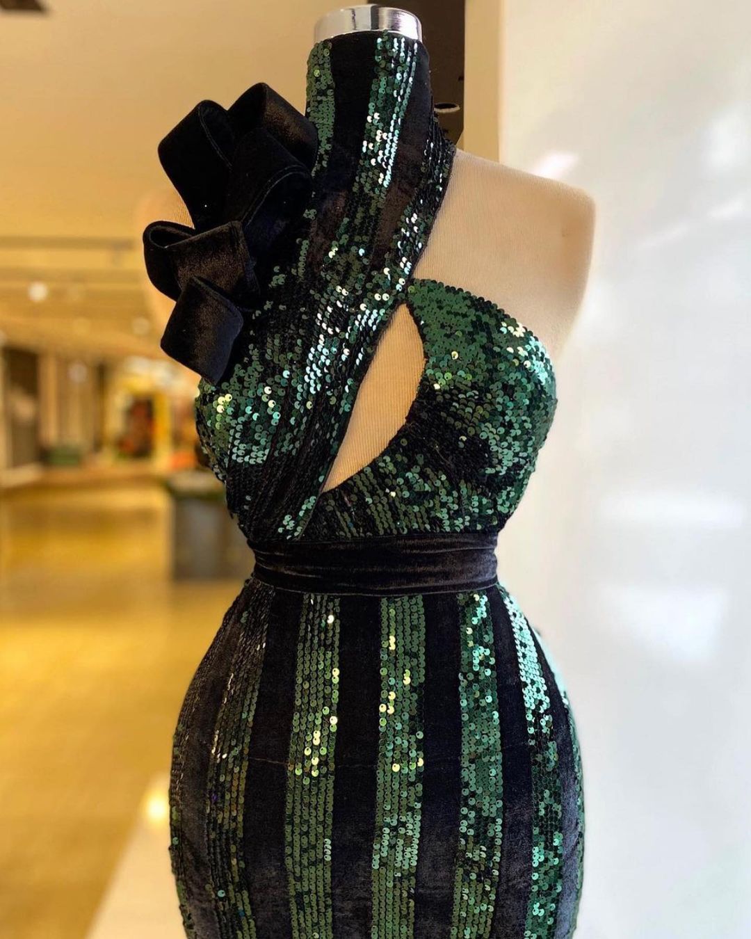 Unique Design Evening Dresses Black Green Sequined Flower High Neck Mermaid Formal Prom Party Gowns Vestidos De Novia