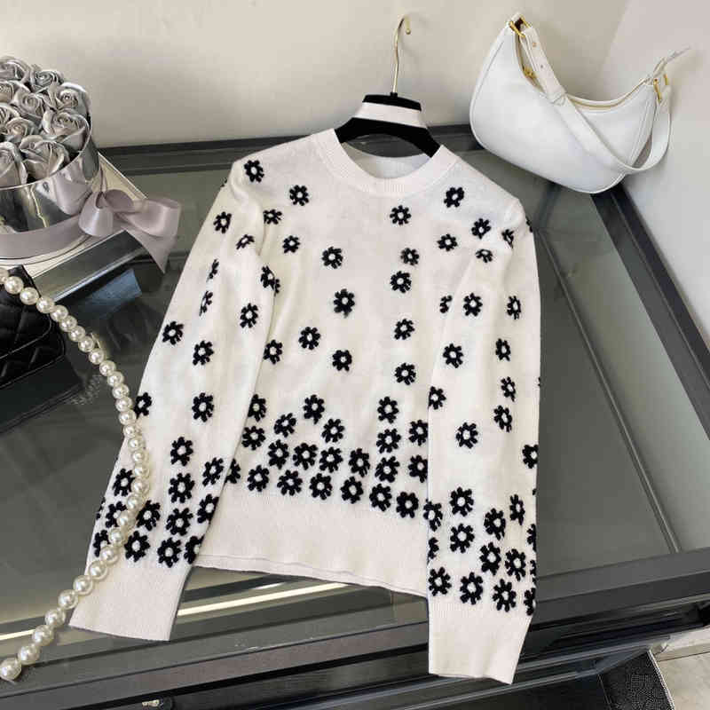 Spring autumn brand sweater new blend luxury cashmere female thread hanging double weave style daisy knit design pullover, White
Spring autumn brand sweater new blend luxury cashmere female thread hanging double weave style daisy knit design pullover, White