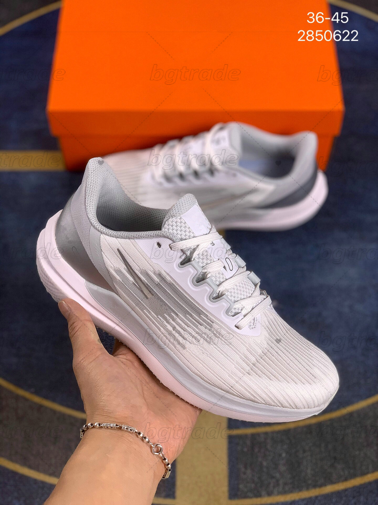 Fashion Designer 9s Running Shoes Men Women WINFLO 9 Black White Gray Sports Sneakers Casual Shoes Lightweight Mesh Breathable Shoes
Fashion Designer 9s Running Shoes Men Women WINFLO 9 Black White Gray Sports Sneakers Casual Shoes Lightweight Mesh Breathable Shoes