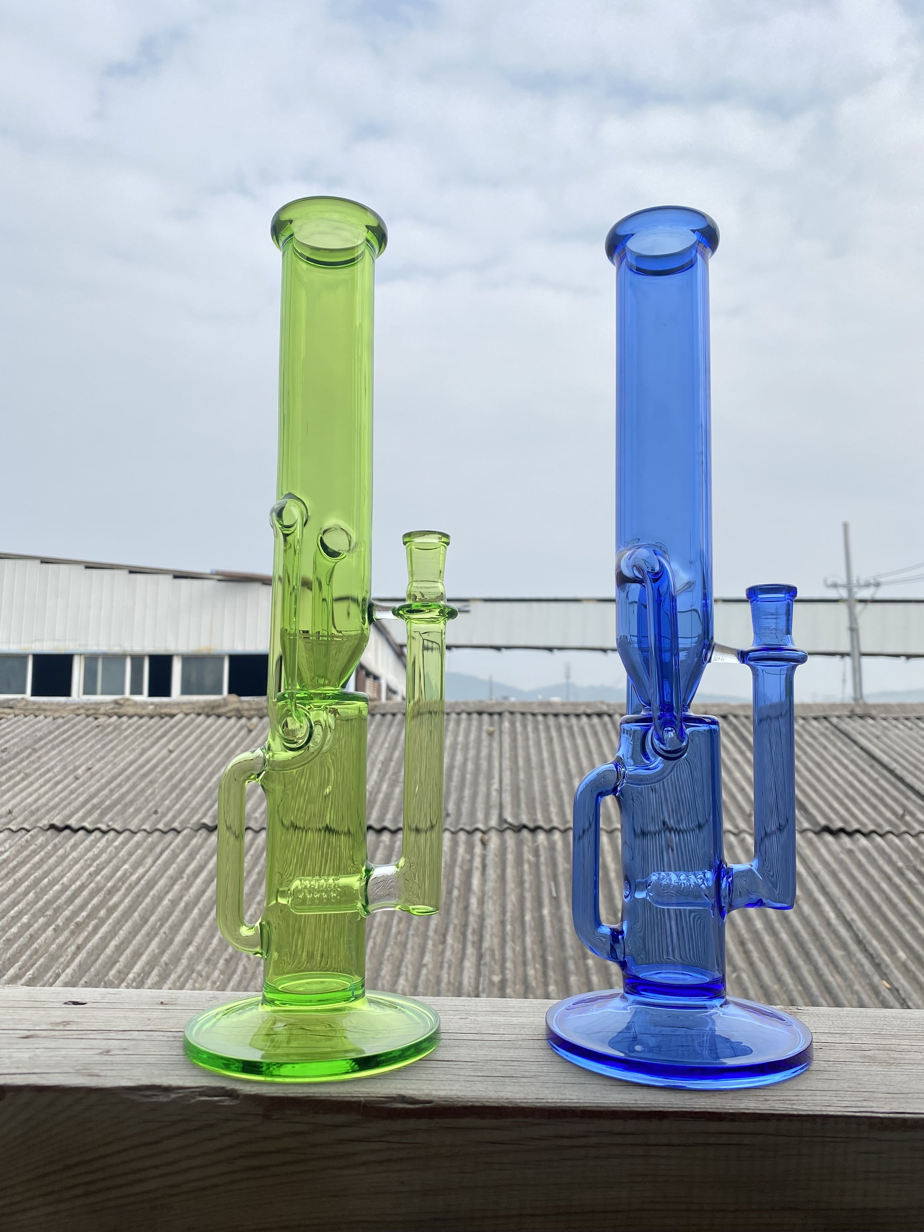 Multi-color beaker, glass hookah,recycle, 14mm joint, factory direct sales, price concessions,
Multi-color beaker, glass hookah,recycle, 14mm joint, factory direct sales, price concessions,