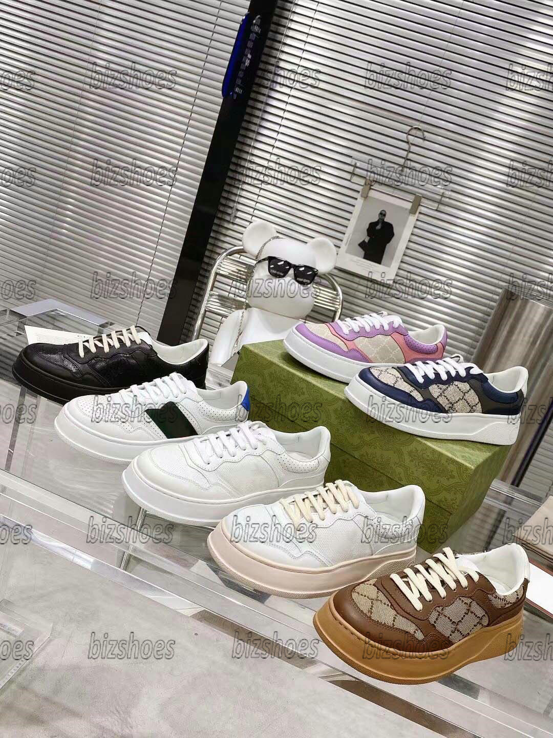 Women's Designer Shoes Chunky B Low Top Sneaker Embossed Logos Beige Ebony Luxury Green and red Web canvas shoe Italy Luxurys Designers sneaker Lace-up, 01
Women's Designer Shoes Chunky B Low Top Sneaker Embossed Logos Beige Ebony Luxury Green and red Web canvas shoe Italy Luxurys Designers sneaker Lace-up, 01