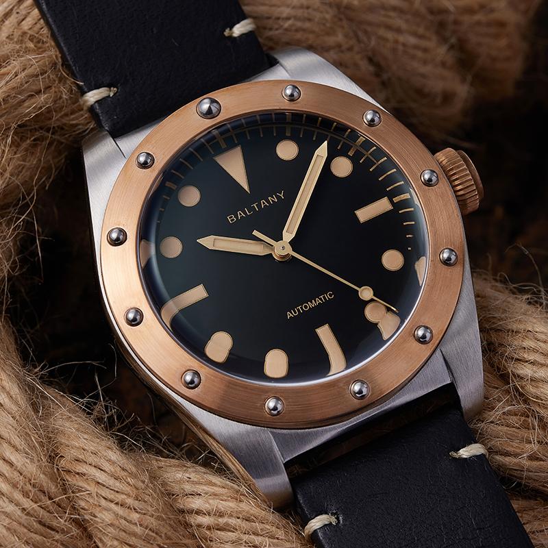 Wristwatches Baltany Design Unique Retro Wrist Watch Super Luminous Stainless Steel Case White Dail Wach Luxary Bronze Watches Mens 2022
Wristwatches Baltany Design Unique Retro Wrist Watch Super Luminous Stainless Steel Case White Dail Wach Luxary Bronze Watches Mens 2022