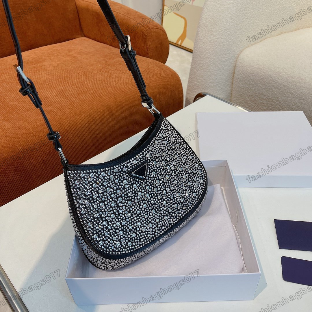 2022 New Designers Lady Handbags Luxury Diamond Armpit Bag Classic Sportsexy Style Shoulder Bags Letter Plain Purple Black White Pink Crossbody
2022 New Designers Lady Handbags Luxury Diamond Armpit Bag Classic Sportsexy Style Shoulder Bags Letter Plain Purple Black White Pink Crossbody