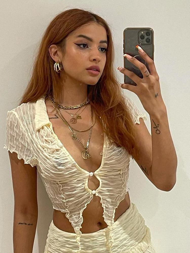 Women' Knits & Tees Vintage Thin Short Sleeve Cardigan Women Slim-fit Solid Turn Down Collar Casual All Match Ruffle Y2k Streetwear Korean, White
Women' Knits & Tees Vintage Thin Short Sleeve Cardigan Women Slim-fit Solid Turn Down Collar Casual All Match Ruffle Y2k Streetwear Korean, White