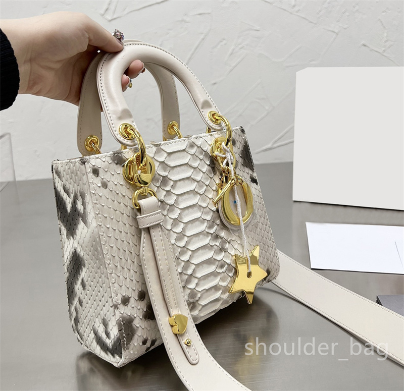 Totes Shoulder Crossbody Bag Diana Bags First Layer Sheepskin Leather Handbag Crocodile Snake Metal Pendant Designers Handle Clutch 2022 Women Luxury Handbag, Customize
Totes Shoulder Crossbody Bag Diana Bags First Layer Sheepskin Leather Handbag Crocodile Snake Metal Pendant Designers Handle Clutch 2022 Women Luxury Handbag, Customize