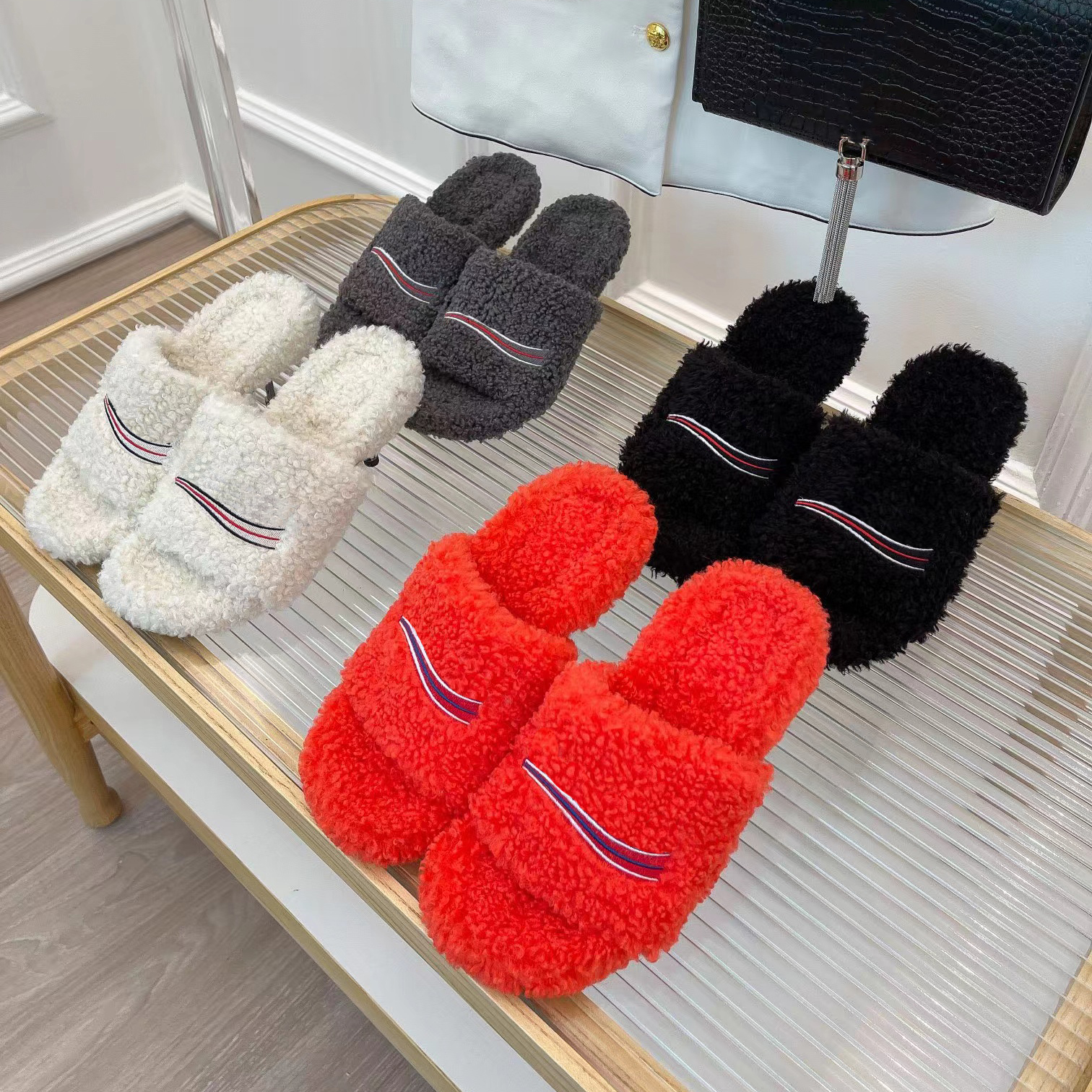 2022 Furry wool leather sandals high heel suede slippers Embroidered letters Scuffs Warm and comfortable women's pointed heel shoes 6cm, Black
2022 Furry wool leather sandals high heel suede slippers Embroidered letters Scuffs Warm and comfortable women's pointed heel shoes 6cm, Black