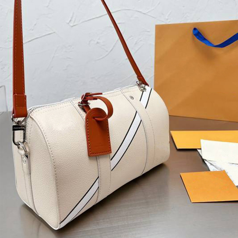 Designer Beige Messenger Bags High Quality 2022 Shoulder Travel Bag Fashion Cross Body Size 27*16cm
Designer Beige Messenger Bags High Quality 2022 Shoulder Travel Bag Fashion Cross Body Size 27*16cm