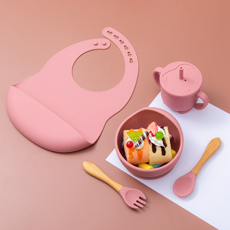 Peralatan Makan Bayi Set Bib Antiselip Sendok Garpu Sippy Cangkir Tatakan Silikon Anakanak 220611
