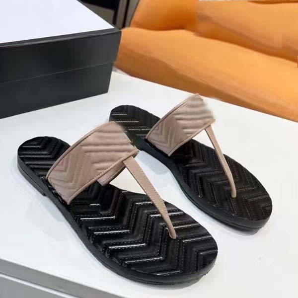 Luxury Designer women Slipper Designer shoes Men Superior Quality Genuine Leather Casual Metal buckle Little bee Rubber bottom Flip Flops Size 35-45 With box, White
Luxury Designer women Slipper Designer shoes Men Superior Quality Genuine Leather Casual Metal buckle Little bee Rubber bottom Flip Flops Size 35-45 With box, White
