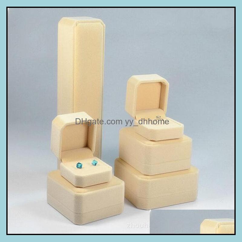 Jewelry Boxes Packaging Display Veet 5X5.5X4Cm Ring Earrings Box Packing Cajas De Regalo Gift Caixas Para Presente Wholesale Ship0016Pack
Jewelry Boxes Packaging Display Veet 5X5.5X4Cm Ring Earrings Box Packing Cajas De Regalo Gift Caixas Para Presente Wholesale Ship0016Pack