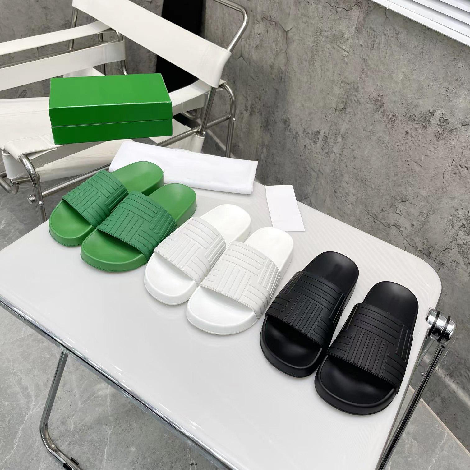 

SLIDER Sandal Designer Slippers Striped Slides Round Toe Rubber Slipper Summer Beach Slide Green Sandal RESORT SPONGE Couple Sandals Men Women Flip Flops, Black