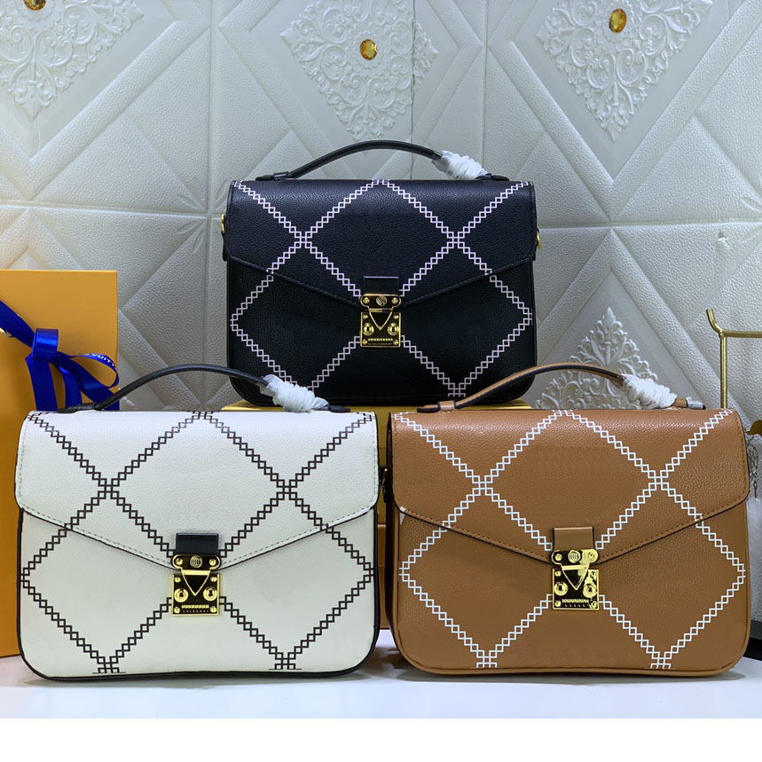 Top quality handbag Medium Women Decorative shoulder Bag Luxury Designer Fashion Chain Leather Water ripple Tote classic women's crossbody bag, White
Top quality handbag Medium Women Decorative shoulder Bag Luxury Designer Fashion Chain Leather Water ripple Tote classic women's crossbody bag, White