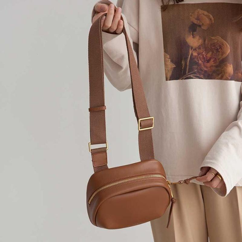 Shoulder Bags Fashion PU Leather Tassel Small Messenger For Women 2022 Designer Handbag Soft Solid Wide Strap Crossbody Bag SacShoulder, Beige
Shoulder Bags Fashion PU Leather Tassel Small Messenger For Women 2022 Designer Handbag Soft Solid Wide Strap Crossbody Bag SacShoulder, Beige