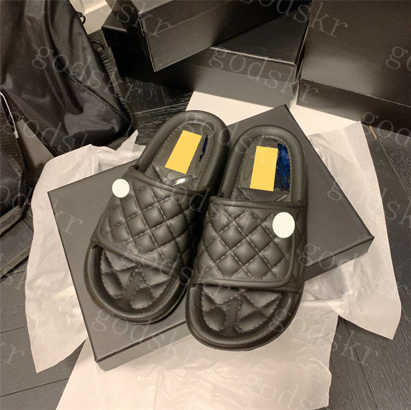 High End Slippers Womens Shoes Plaid Pattern Ladies Sandals Soft Bottom Slipper Three Colors
High End Slippers Womens Shoes Plaid Pattern Ladies Sandals Soft Bottom Slipper Three Colors