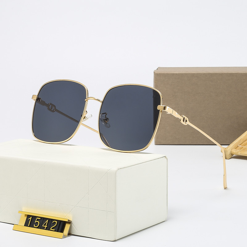 Designer Sunglasses Luxury Brand Sunglass Lens For Mens Womens Goggle Senior Eyewear Ladies Eyeglasses Frame Vintage Sun Glasses With Box Dor1542
Designer Sunglasses Luxury Brand Sunglass Lens For Mens Womens Goggle Senior Eyewear Ladies Eyeglasses Frame Vintage Sun Glasses With Box Dor1542