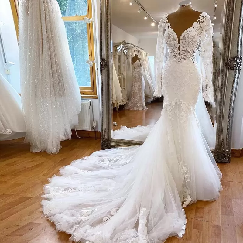 Gorgeous Mermaid Wedding Dresses Lace Applique Bridal Gown V Neck Backless Long Sleeves Sweep Train Custom Made Plus Size Arabic Illusion Sheer Vestid