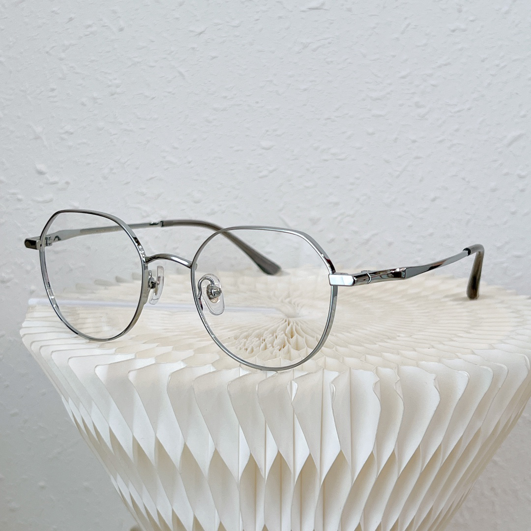 Literary retro pure titanium sunglasses small ultra light frame silver glasses frame
Literary retro pure titanium sunglasses small ultra light frame silver glasses frame