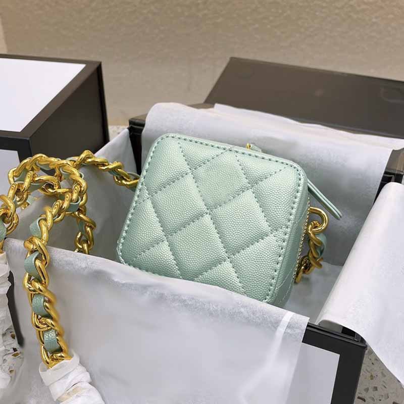 Mini Flap Crossbody Designer Bags Solid Color Genuine Leather Classic Handbags Leather Gold-Tone Metal Chain Timeless Diamond Quilted Should, Box
Mini Flap Crossbody Designer Bags Solid Color Genuine Leather Classic Handbags Leather Gold-Tone Metal Chain Timeless Diamond Quilted Should, Box