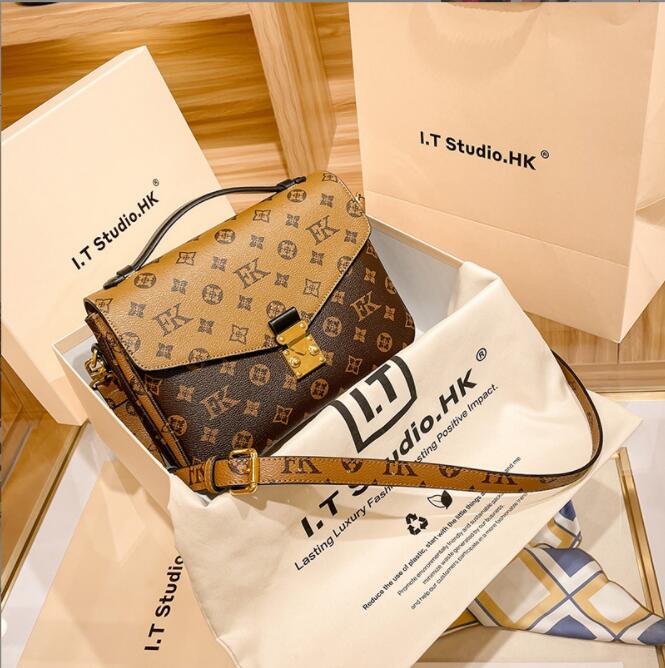 Women Luxurys Designers Bags Handbag 2021Women Handbags Lady Messenger Fashion Shoulder Bag Luxury Crossbody Tote Wallet 5A, Old flower
Women Luxurys Designers Bags Handbag 2021Women Handbags Lady Messenger Fashion Shoulder Bag Luxury Crossbody Tote Wallet 5A, Old flower