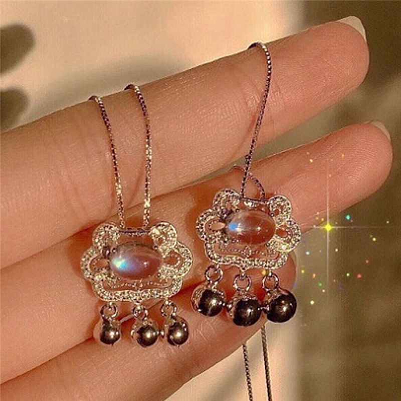 Moonstone Ping An Long Life Lock Necklace Original Simple Rhinestone Small Chain Necklace Ruyi Lock Design Temperament Clavicle Chain
Moonstone Ping An Long Life Lock Necklace Original Simple Rhinestone Small Chain Necklace Ruyi Lock Design Temperament Clavicle Chain