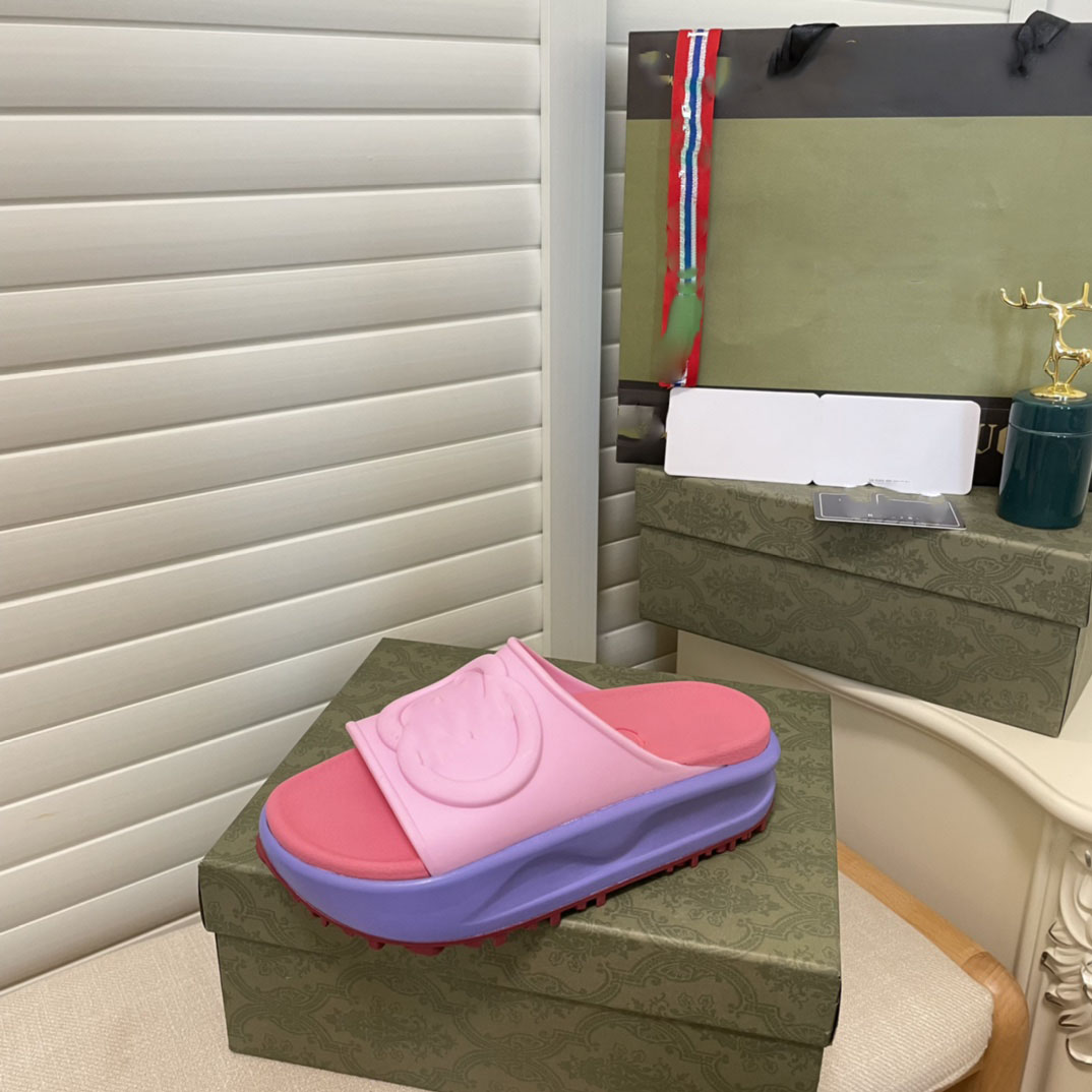 Casual slipper Interlocking designer foam rubber slides macaron color slippers rubber sole summer beach outdoor indoor, Black
Casual slipper Interlocking designer foam rubber slides macaron color slippers rubber sole summer beach outdoor indoor, Black