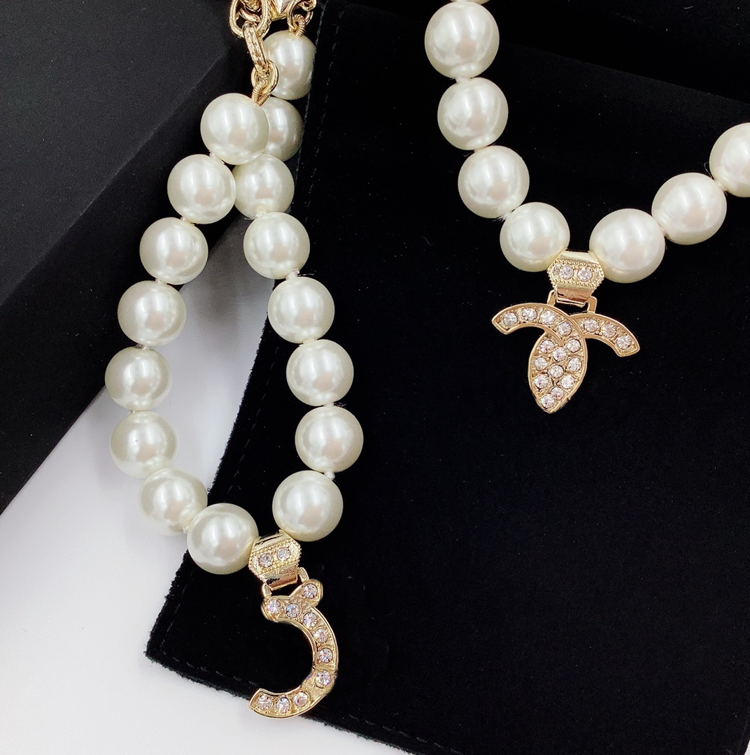 Jewelry set diamants Luxury official reproductions Pendant pearls top quality hot brands brass gilded anniversary gift designer advanced earrings
Jewelry set diamants Luxury official reproductions Pendant pearls top quality hot brands brass gilded anniversary gift designer advanced earrings