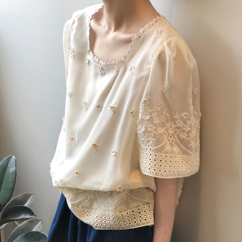 Women's Blouses & Shirts Summer Women Blouse Lace Embroidery Square Neck Short Sleeve Hollow Hook Flower Fairy Shirt Ladies Tops Clothing H2, Beige
Women's Blouses & Shirts Summer Women Blouse Lace Embroidery Square Neck Short Sleeve Hollow Hook Flower Fairy Shirt Ladies Tops Clothing H2, Beige