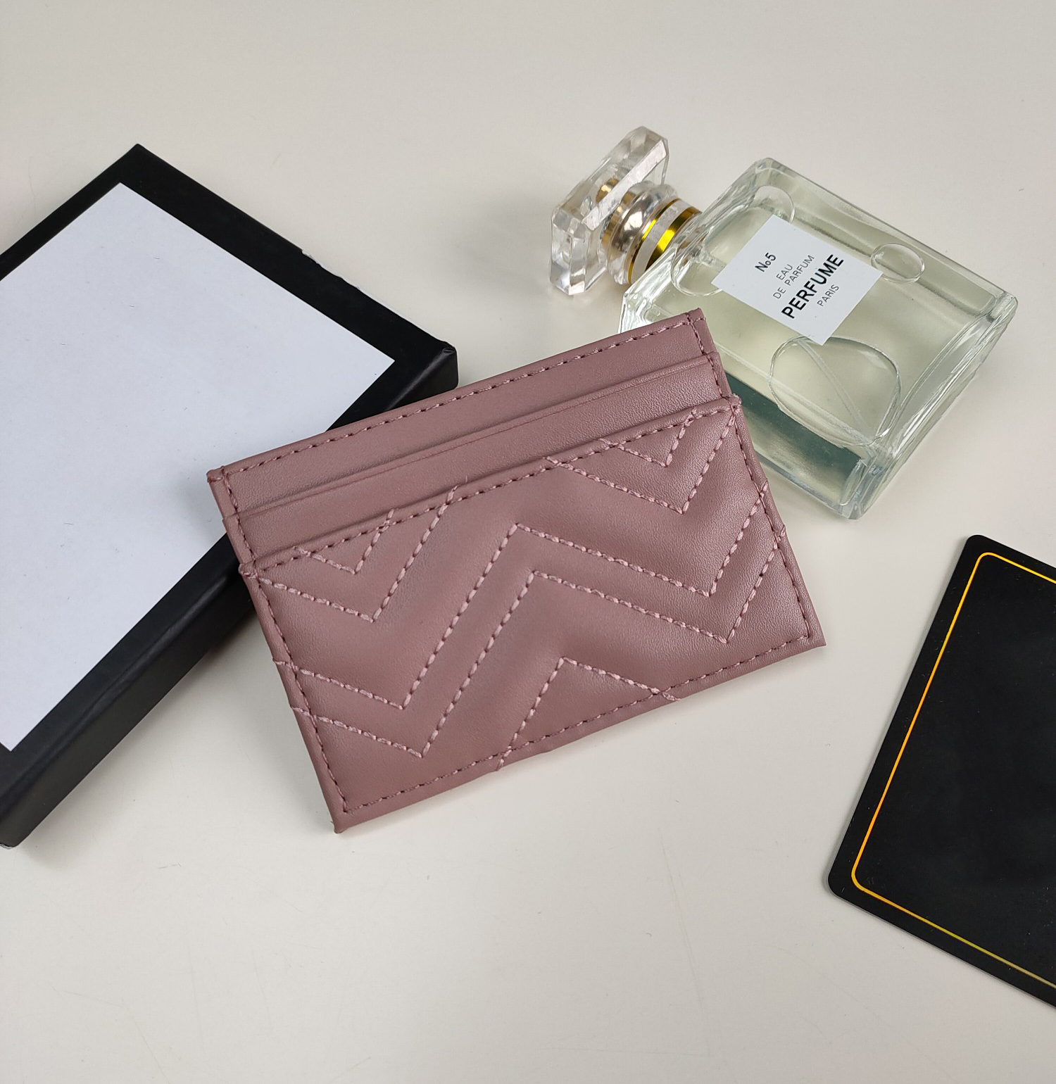 wholesale Designer Womens Card Holder Men mini Short Wallet Case Purse high Quality Quilted Genuine Leather Purses Mens Key chain Credit Coin, Snake
wholesale Designer Womens Card Holder Men mini Short Wallet Case Purse high Quality Quilted Genuine Leather Purses Mens Key chain Credit Coin, Snake