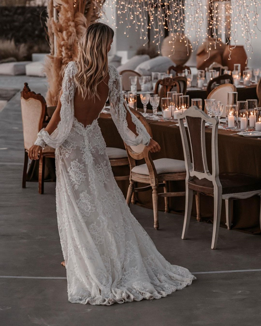 New Modern Arrival Sexy Lace Bohemian Wedding Dress Deep V-Neck Long Sleeves Open Back Boho Sweep Train Bridal Gown Custom Made