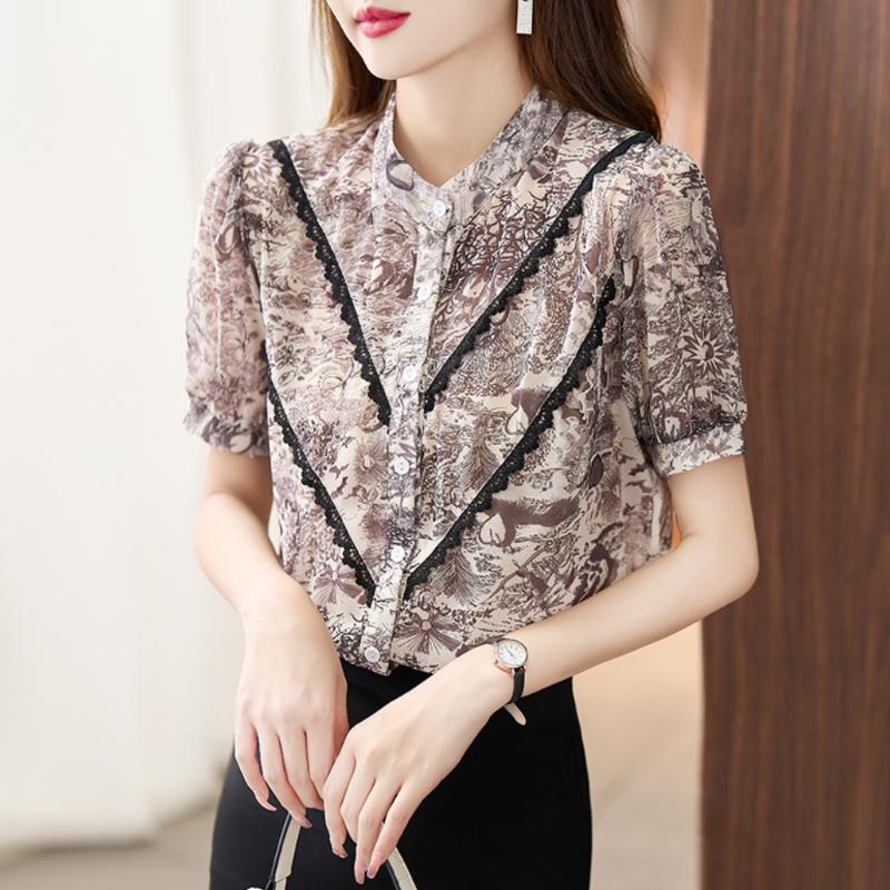 Women' Blouses & Shirts Lace Stitching Stand Collar Short Sleeve Shirt Women' Summer Vintage Print Blouse Top Elegant Temperament Chic, Photo color
Women' Blouses & Shirts Lace Stitching Stand Collar Short Sleeve Shirt Women' Summer Vintage Print Blouse Top Elegant Temperament Chic, Photo color