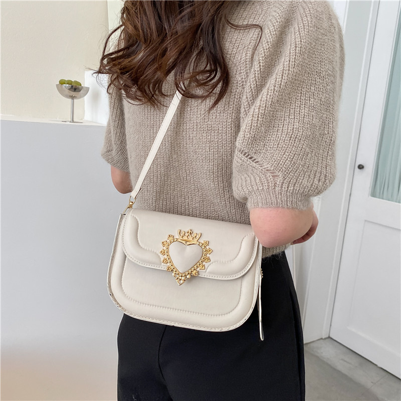 heart Package bag shaped lock tion leisure day crossbody handbags purses hands